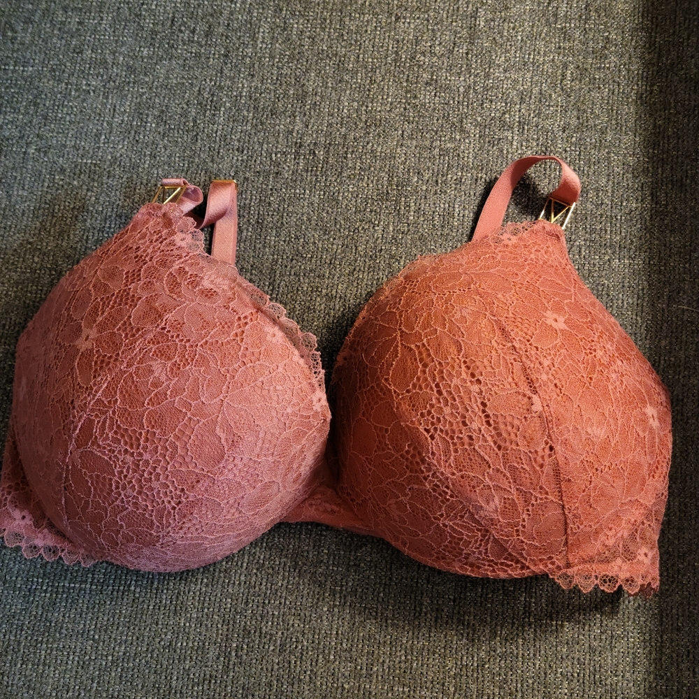 Peach Victoria's secret bra